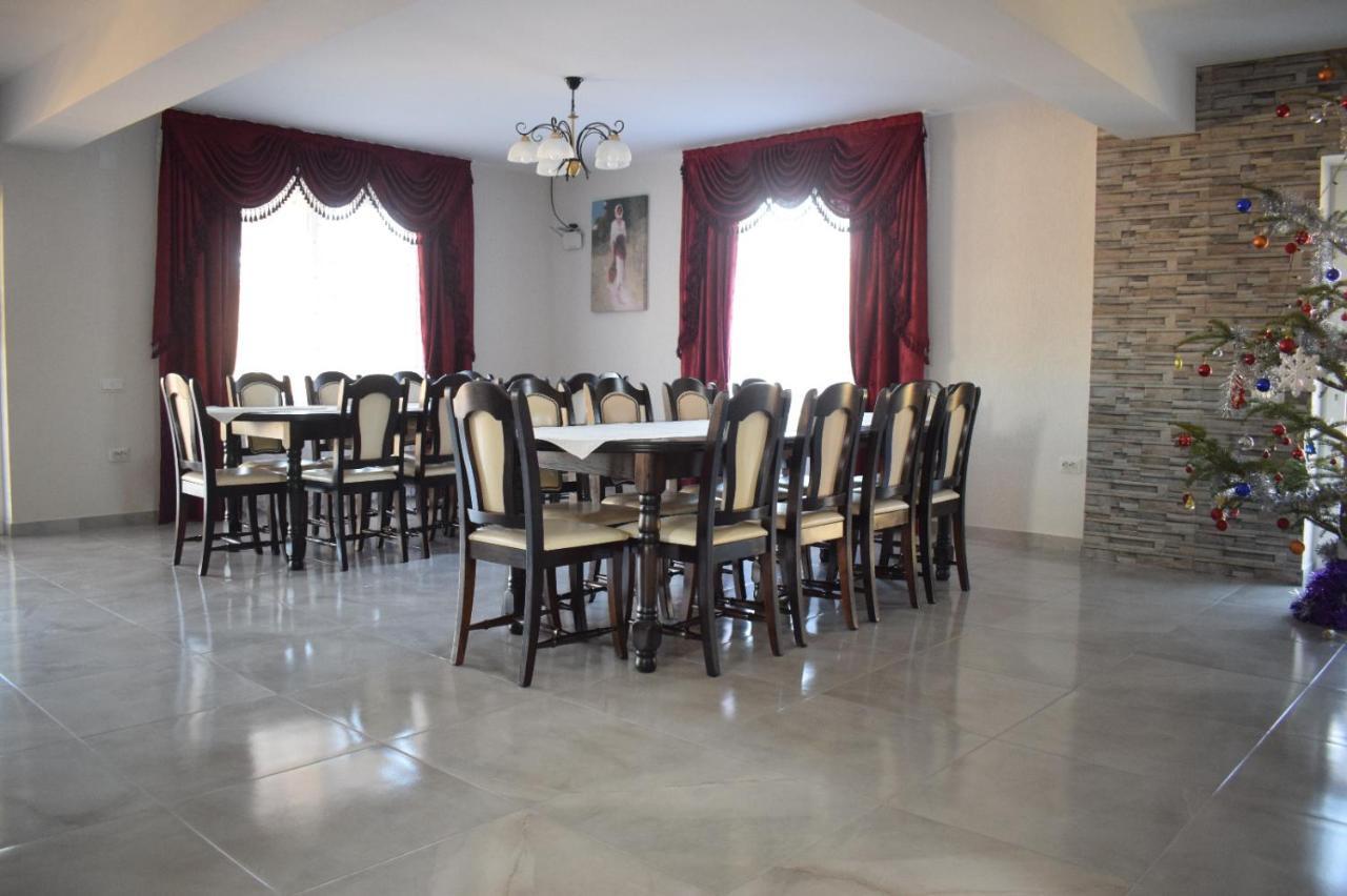 فندق Casa Dumitru Ceraşul المظهر الخارجي الصورة