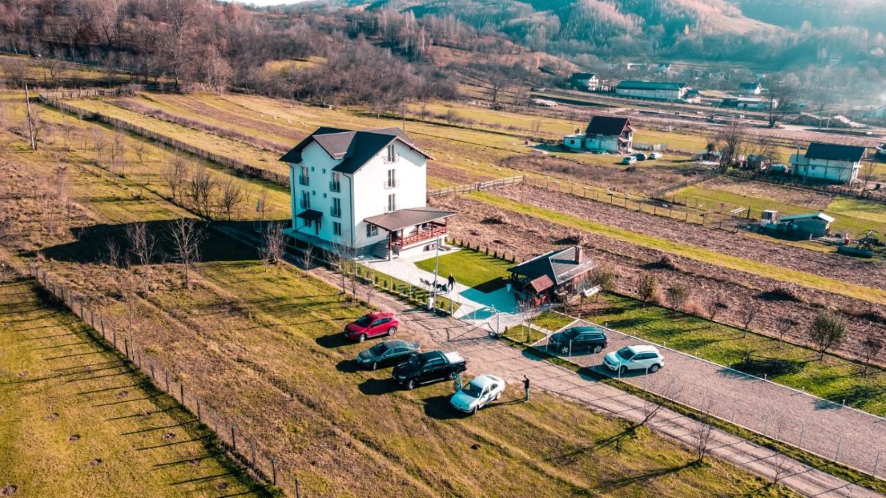 فندق Casa Dumitru Ceraşul المظهر الخارجي الصورة